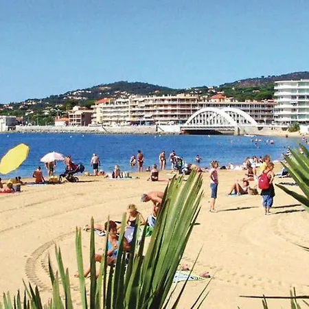아파트 Beautiful 1-Bed Apartment In Sainte-Maxime *